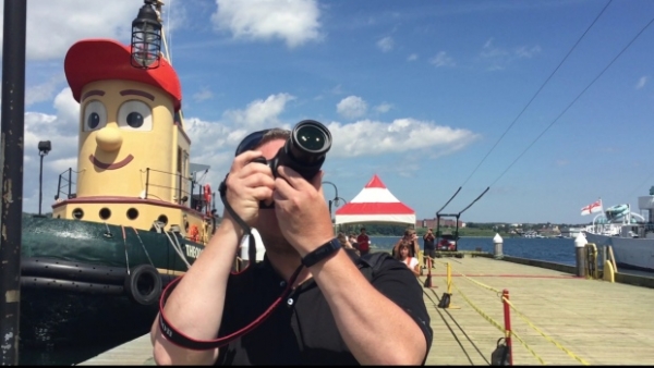 Canada :  Striking Chronicle Herald photographer recovering from picket line stroke