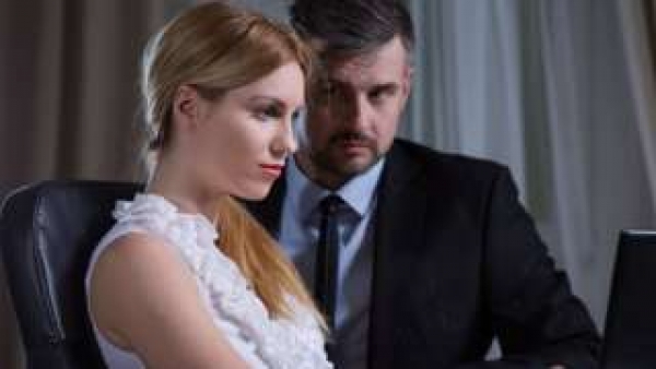 UK : Half of women 'sexually harassed at work' - TUC survey