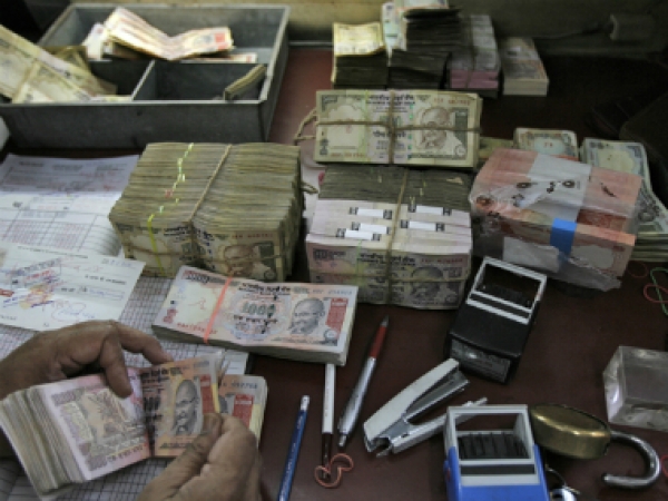 India : Bank strike: 1 million employees, 80,000 branches take part in countrywide stir